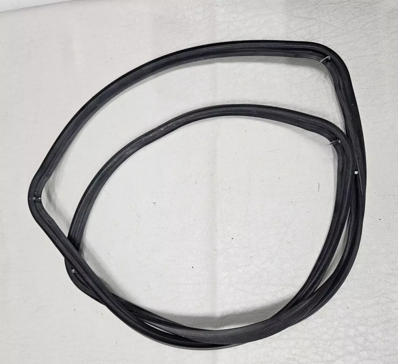 AEG BEB335061 W/B OVEN DOOR SEAL GENUINE (BE61.03)