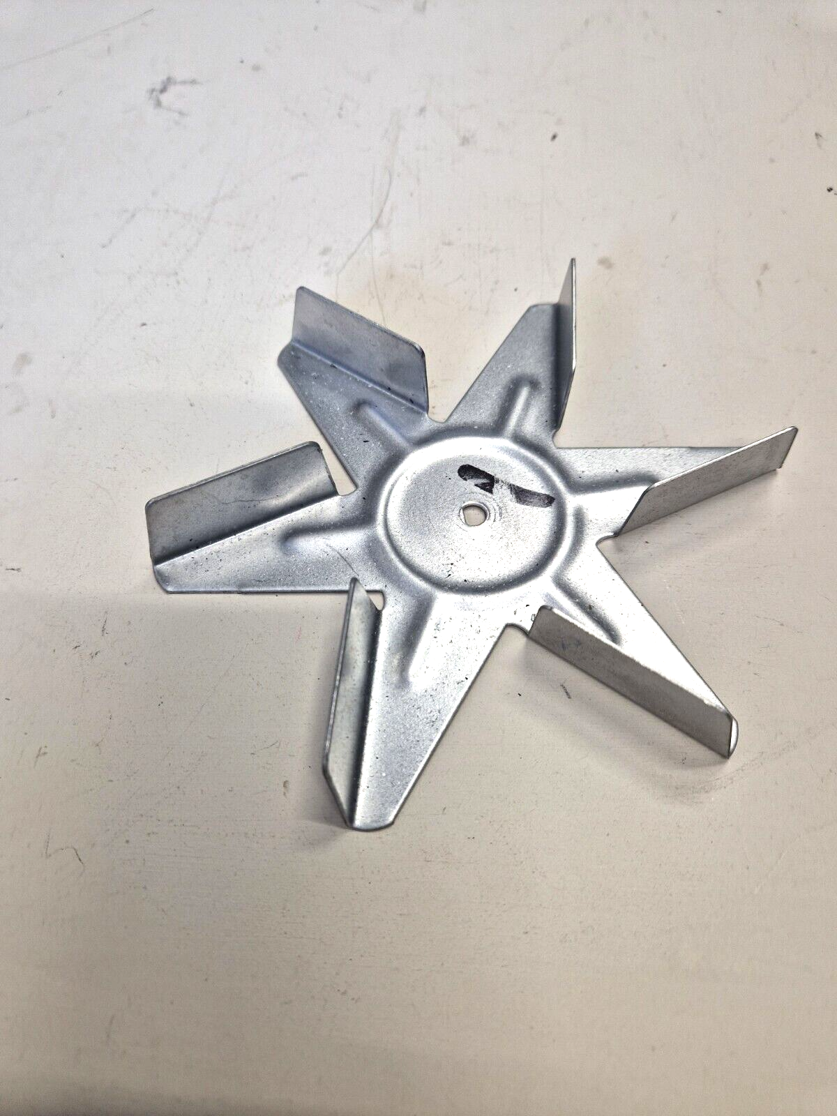 HOTPOINT HD5V92KCB COOKER REAR FAN MOTOR BLADE (HD5.24)