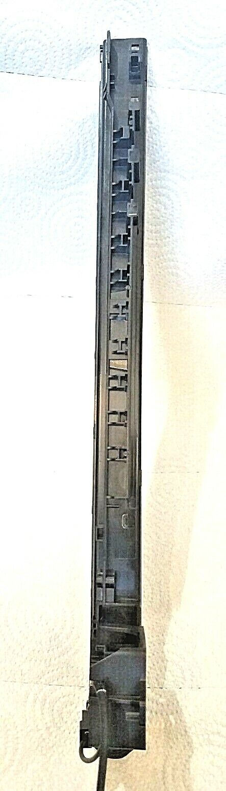 NEFF B58VT68H0B OVEN DOOR SIDE RAIL PROFILE WITH LED PLATE RIGHT SIDE (B58.02)