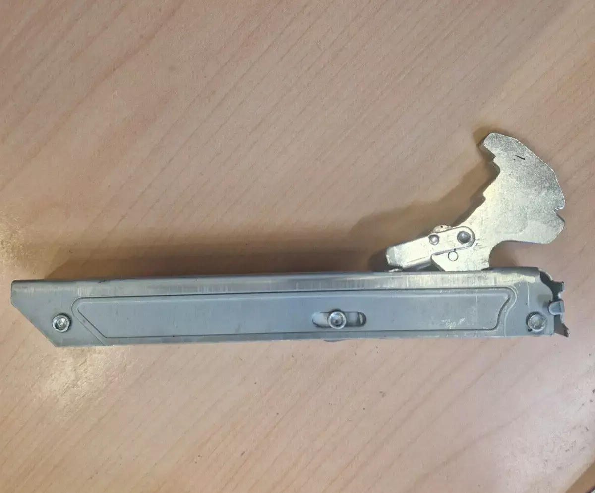 AMICA AFC6520BL/1 COOKER TOP DOOR HINGE (AFC.18)