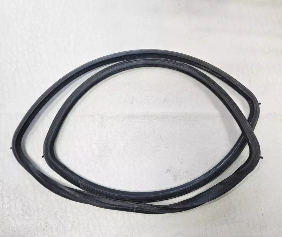 LOGIK LFTC50W23 COOKER BOTTOM OVEN DOOR SEAL (LF23.21)