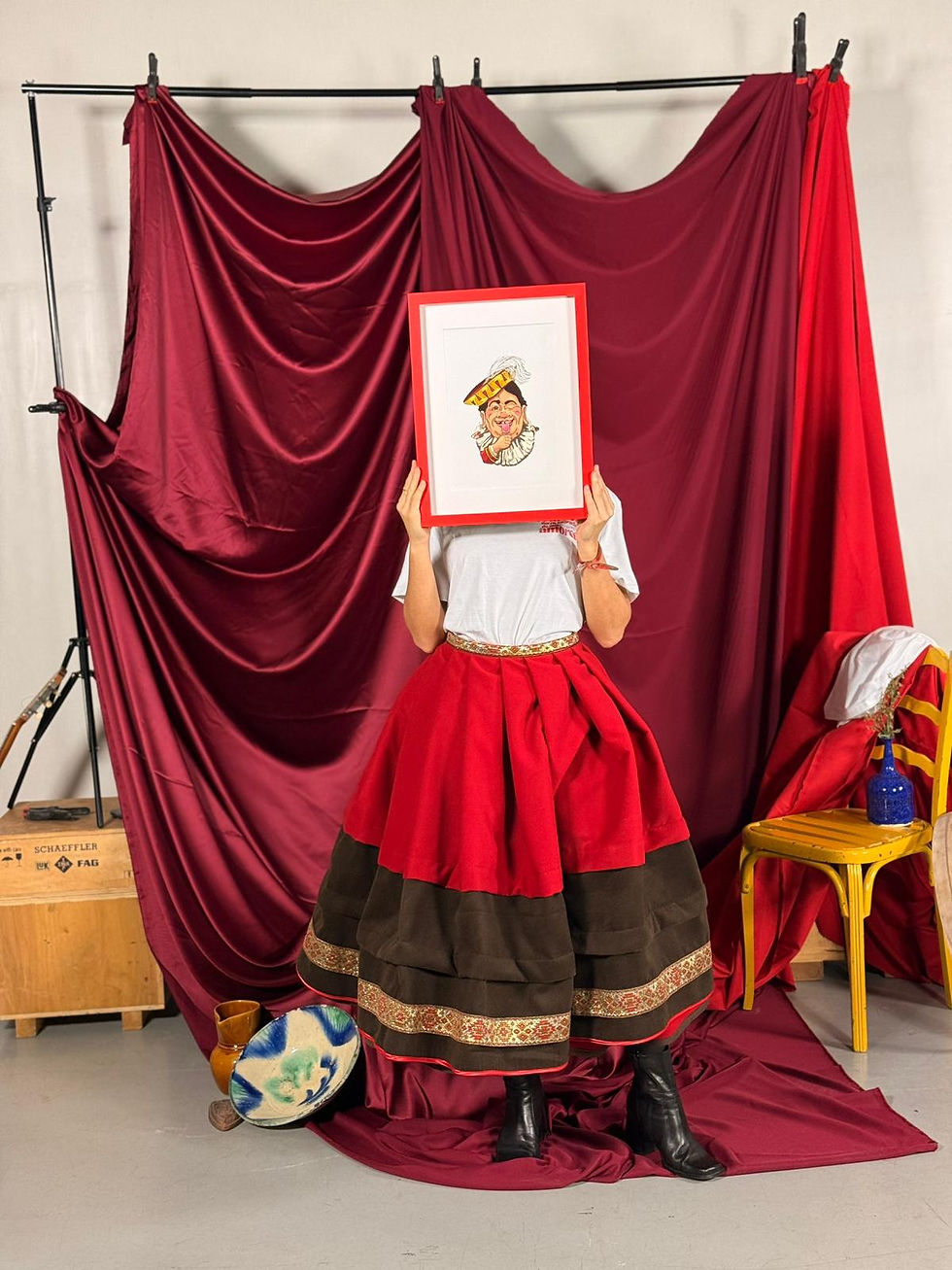 Cojonuda Studio, una marca burgalesa que fusiona arte, moda y folklore con un enfoque contemporáneo.