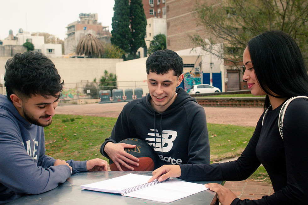 Cda curso, IE University cuenta con un alta demanda de plazas para estudiar en el extranjero.