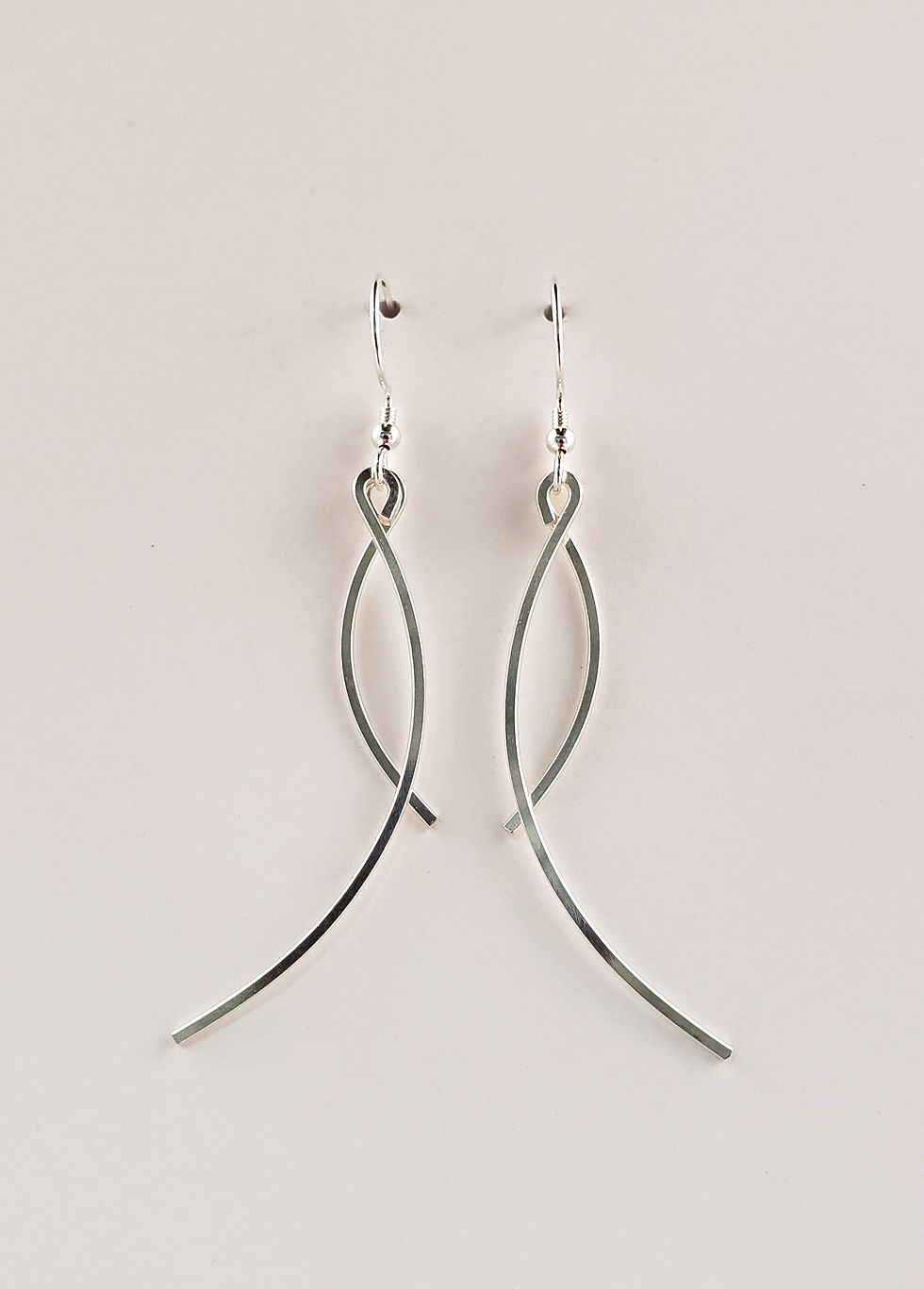 #E819 Ribbon Earrings Silver