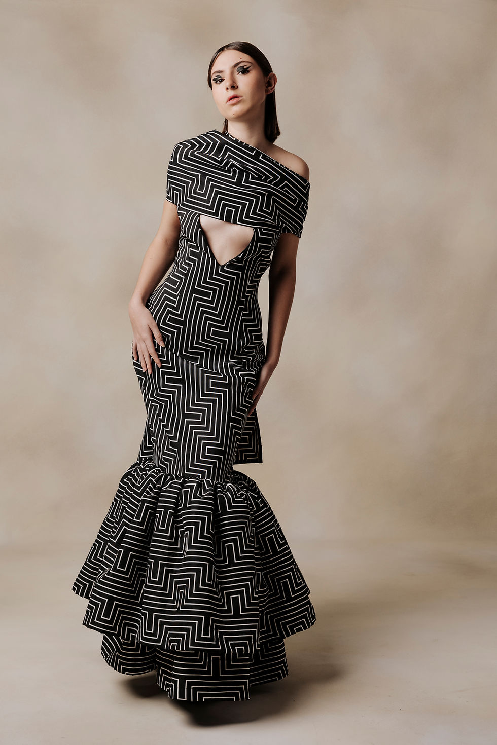 Miniatura: Geo Long Gown