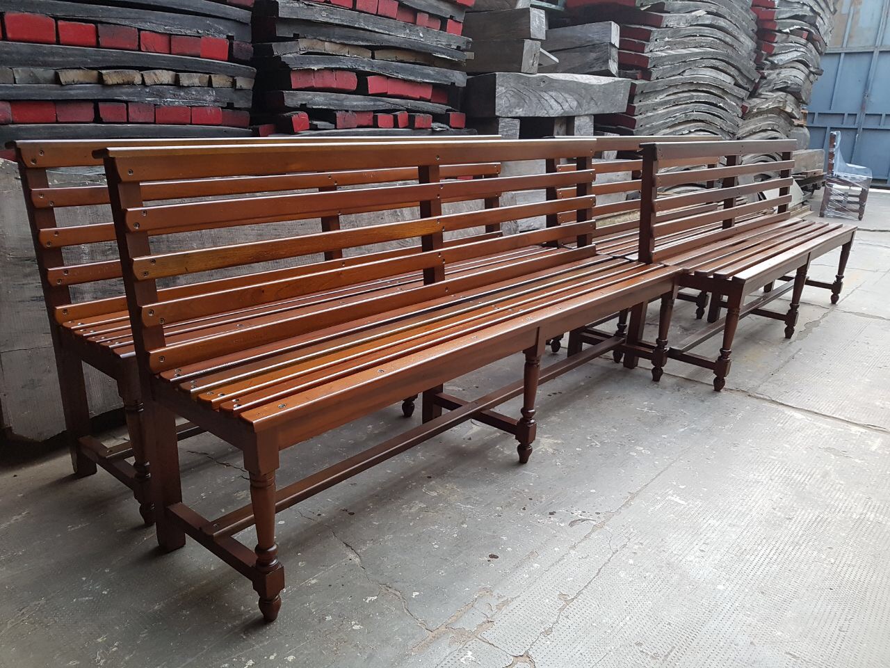 Banquetas Salón Municipal
