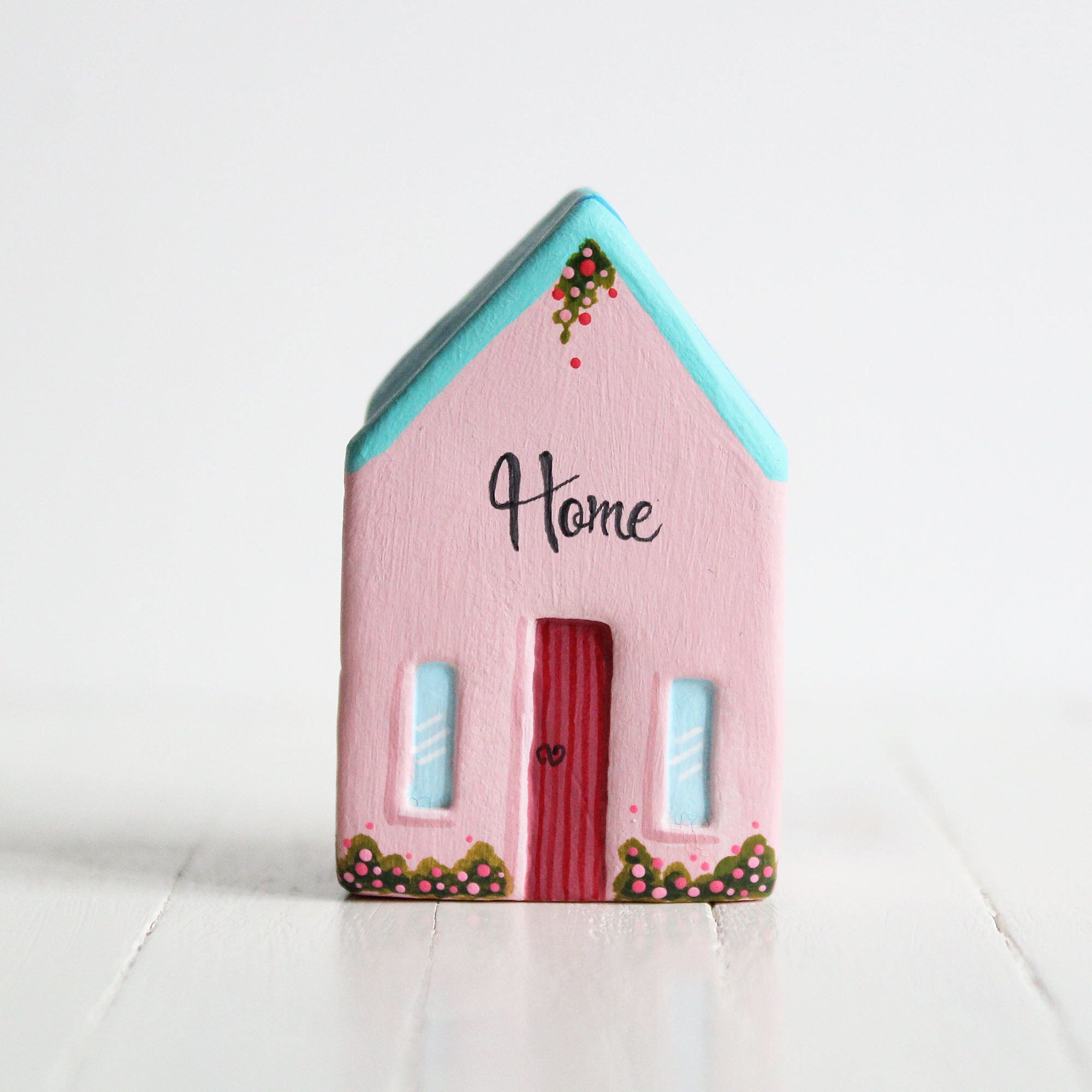 mini illustrated pink house,little pink clay house,air dry clay house,casita de arcilla rosa,cute house sculpture
