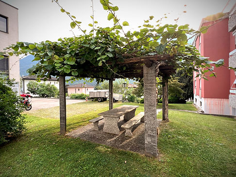 Tavoli e panche Granito - Pergole Ticinesi - DT MULTISERVICES - AZIENDA MULTISERVIZI_edite