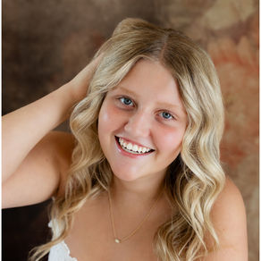 LUCI | SENIOR