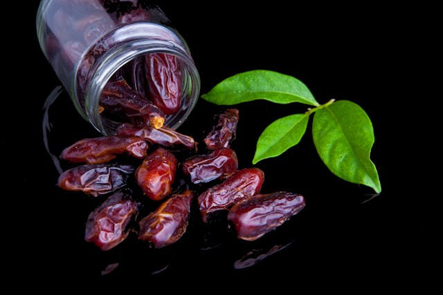 Herbs and Foods Prophet Muhammad (PBUH) Recommended and Their Health Benefits Based on Studies