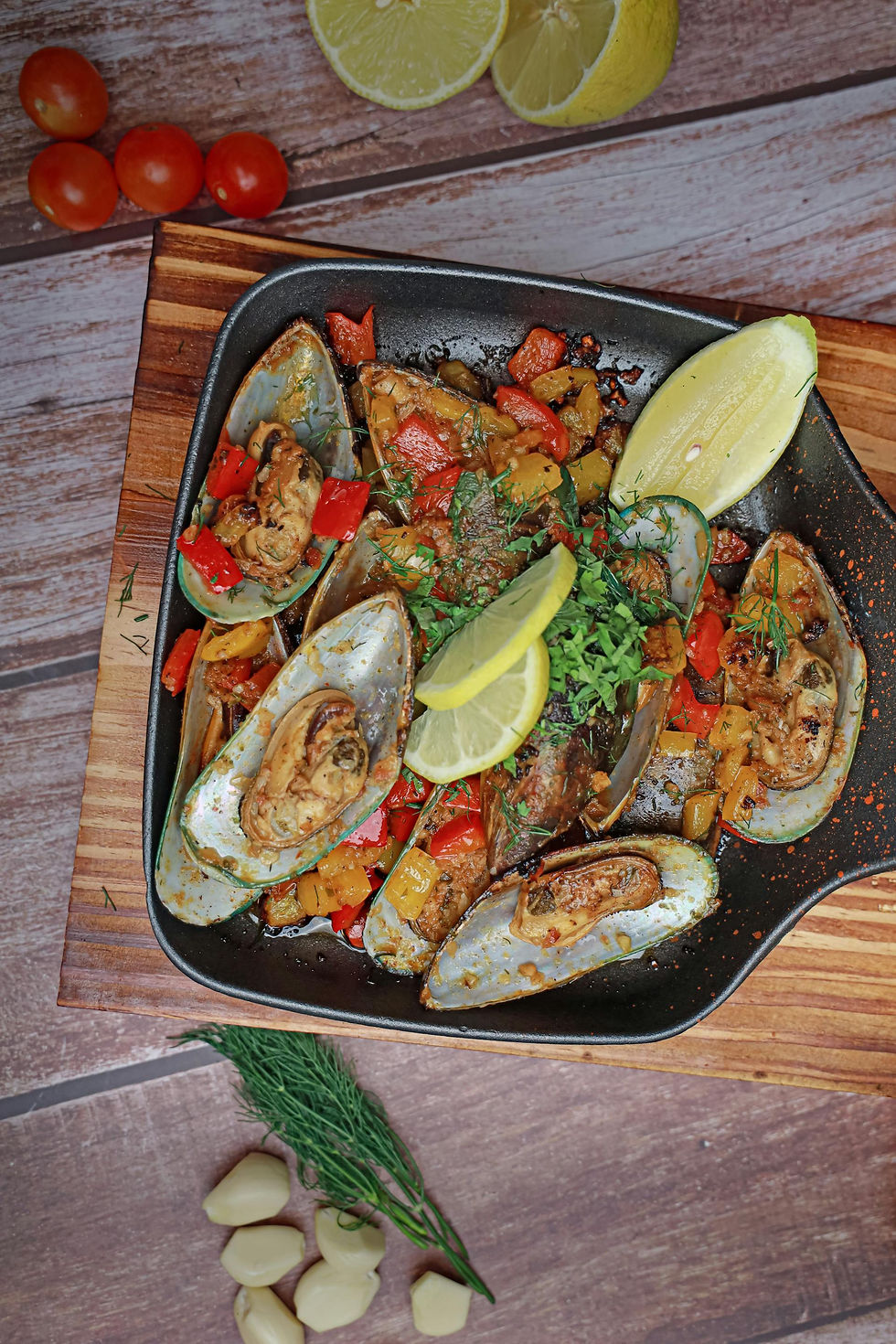 6 Healthy Clean Eating Seafood Recipes: Spicy Mussels with Vegetables