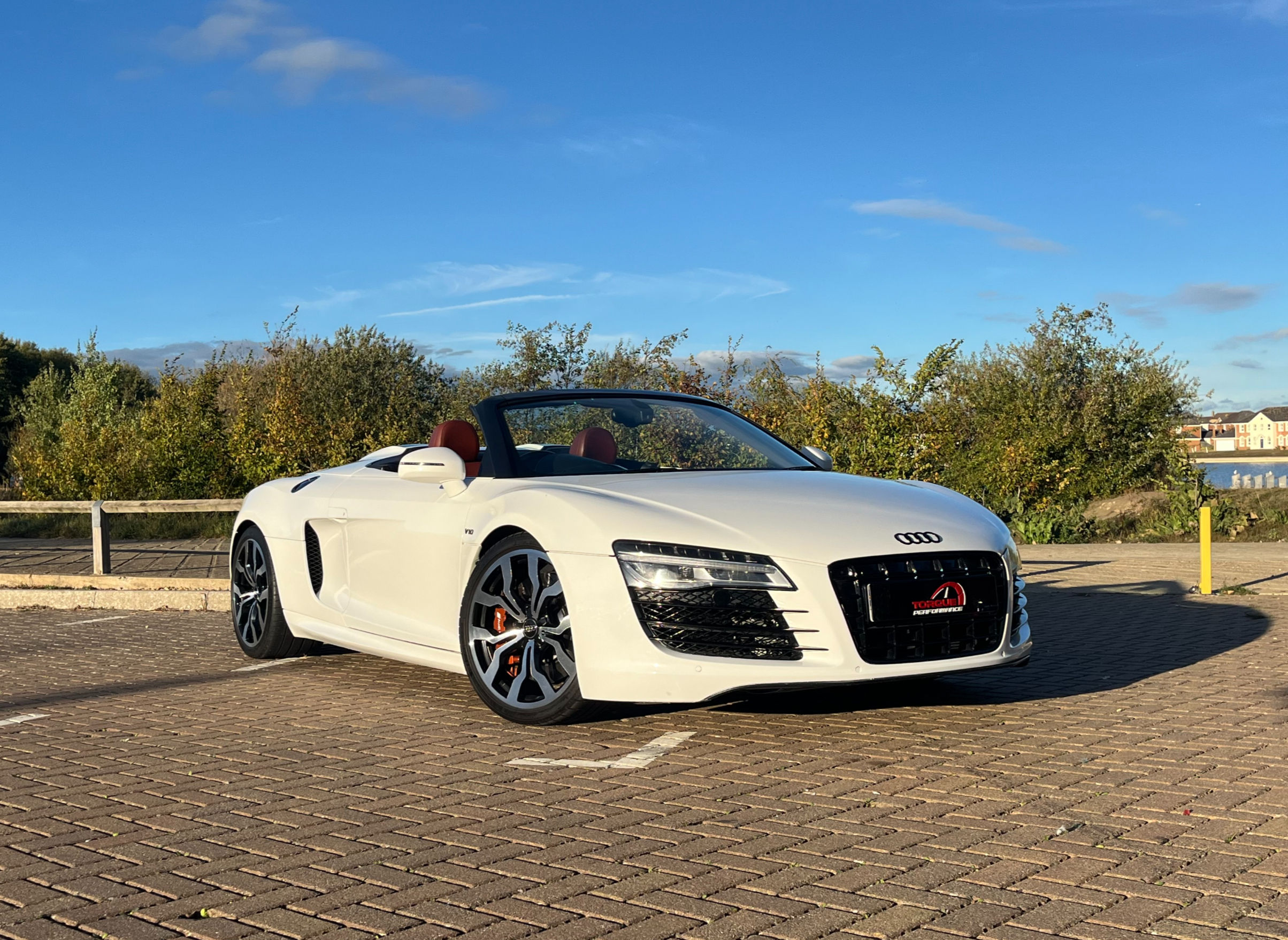 Audi R8 V10 5.2 Spyder / 2010 / 74,000 / Semi-Automatic / Petrol