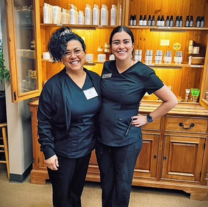 mom & daughter esthetician students