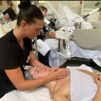 Why Hands-On Training Matters More Than Most Future Estheticians Realize