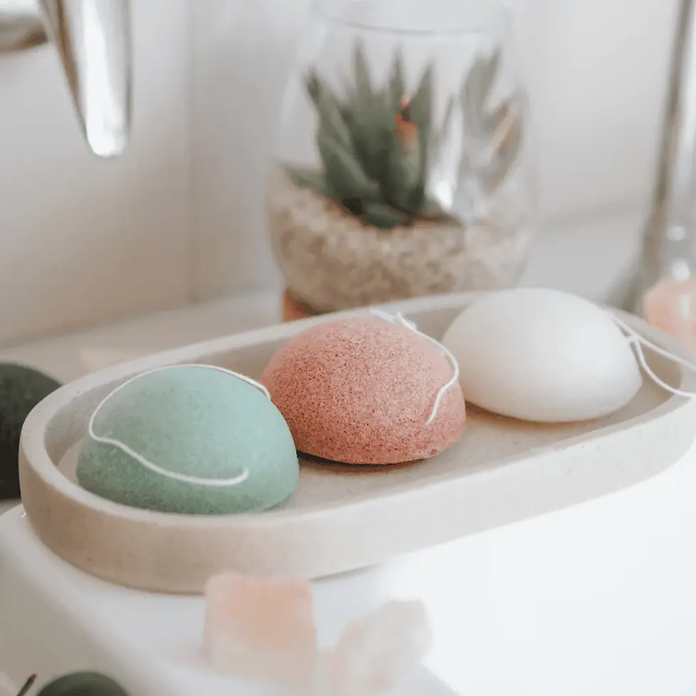 Thumbnail: Us + the Earth eco-beauty box - konjac sponge trio