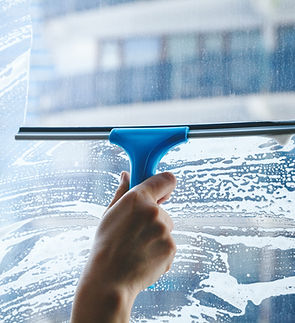 What-kind-of-soap-do-professional-window-washers-use_-scaled-1.jpeg
