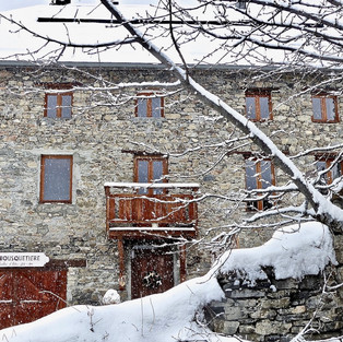 la bousquetière, table d'hôtes, chambre d'hôtes, maison d'hôtes, gite, charme, Ubaye, Alpes de Haute Provence, Vallée de l'Ubaye, vacances, Vallée de Barcelonnette, montagnes, vielles pierres, renovée, vielle ferme, sport d'hiver, cocooning