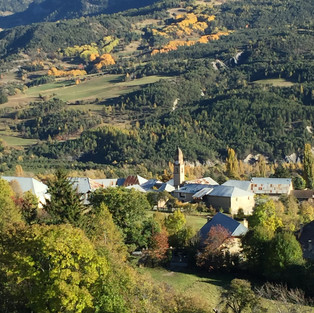 hameau, les Sanières, chambres, voutes, bois brossé, bergerie, vielle ferme, vielle pierres, rénovée, goût, charme, cocooning, confort, gîte, hameau, montagne, calme, repos, sport, authenticité, convivialité, accueil, Ubaye, Vallée de l'Ubaye, Alpes de Haute Provence, Alpes du Sud, Gîtes de France, 04, été, hiver