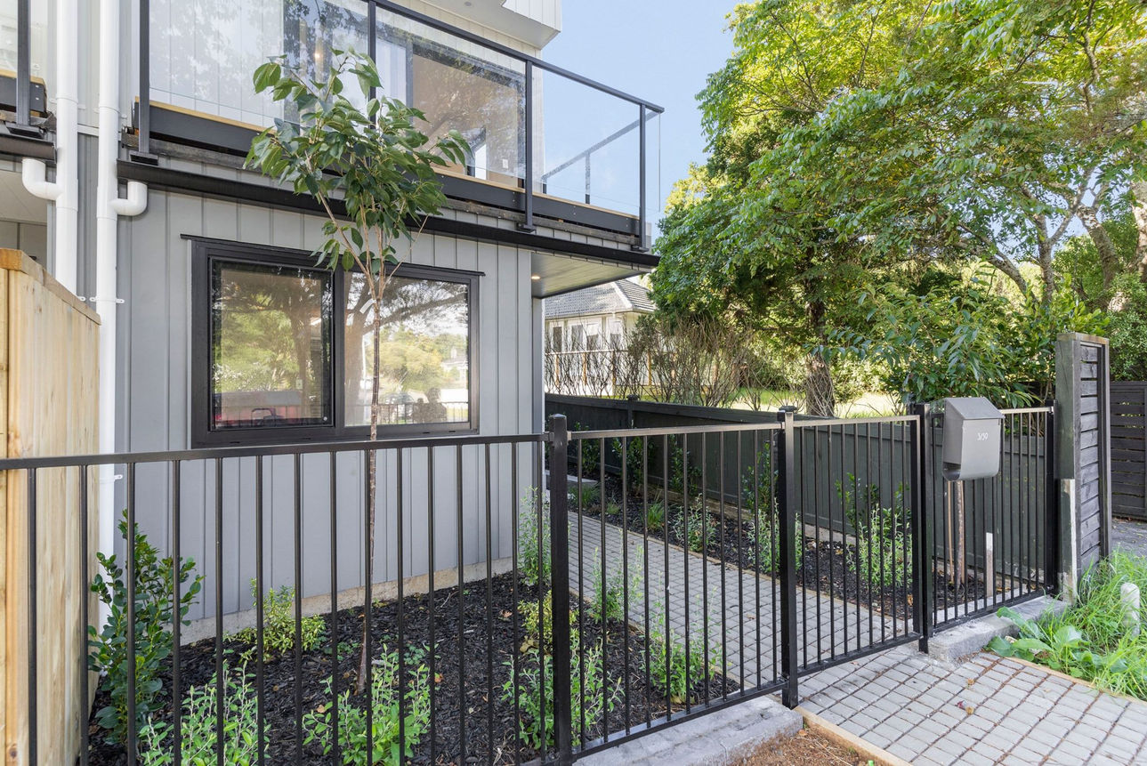 3_39 Kervil Avenue2.jpeg