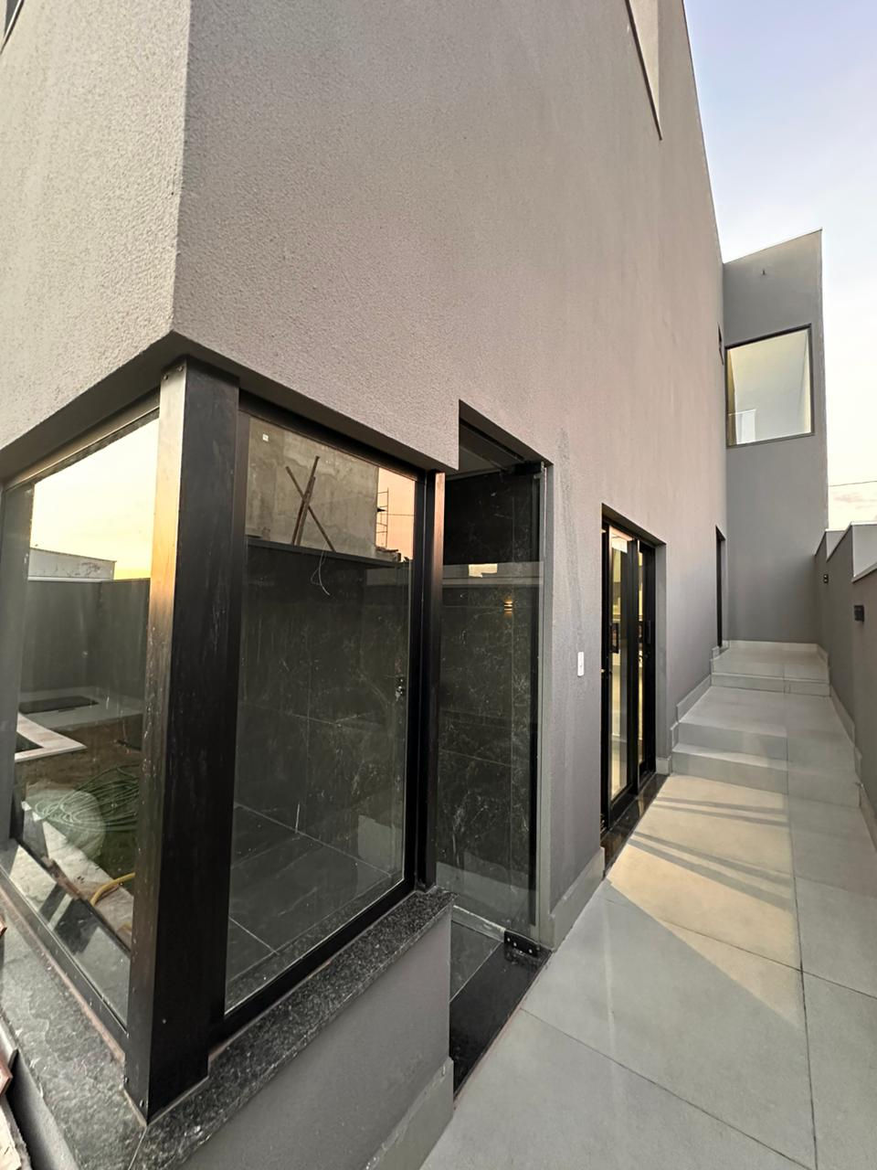 b385fa99-b937-45b3-84de-6156329f3013