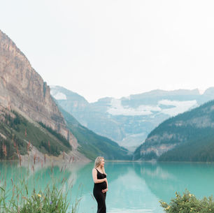 Peter + Simona: Maternity Photos at Lake Louise