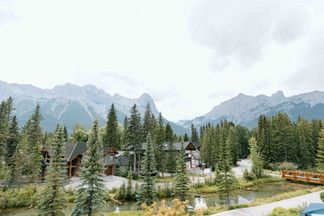 Stunning mountain views during a wedding ceremony at the Malcolm Hotel