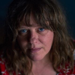 Writer: Linda Cairns