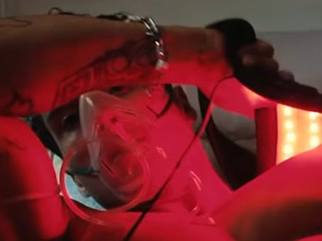 A Biohacker's Best Friend: Stacking HBOT & Red Light Therapy