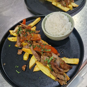 Lomito saltado