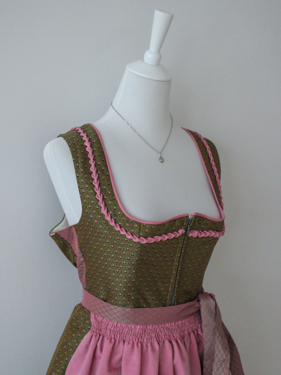 Miniaturbild: Dirndl (XL 44)