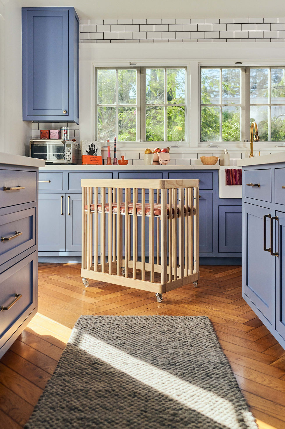M29880BD_bassinet-angle