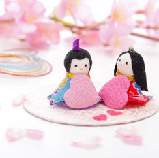 桃の節句に込められた願い─ひな祭りの経緯と現代の過ごし方