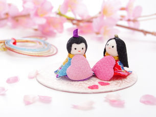 桃の節句に込められた願い─ひな祭りの経緯と現代の過ごし方