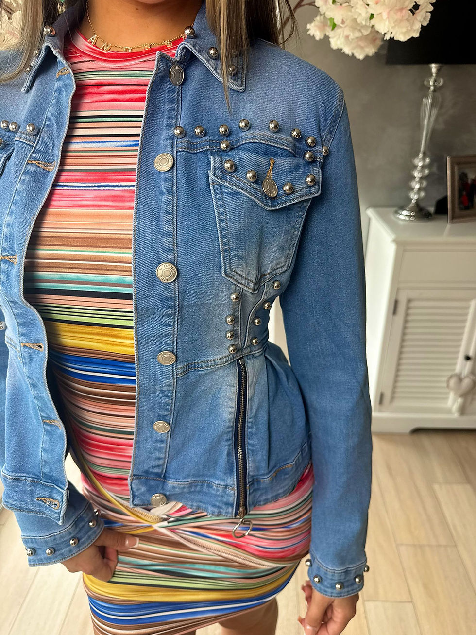 Miniatura: Veste Lewis