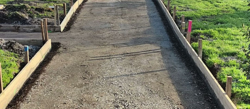 Aménagement extérieur d'un camping prêt pour la saison !