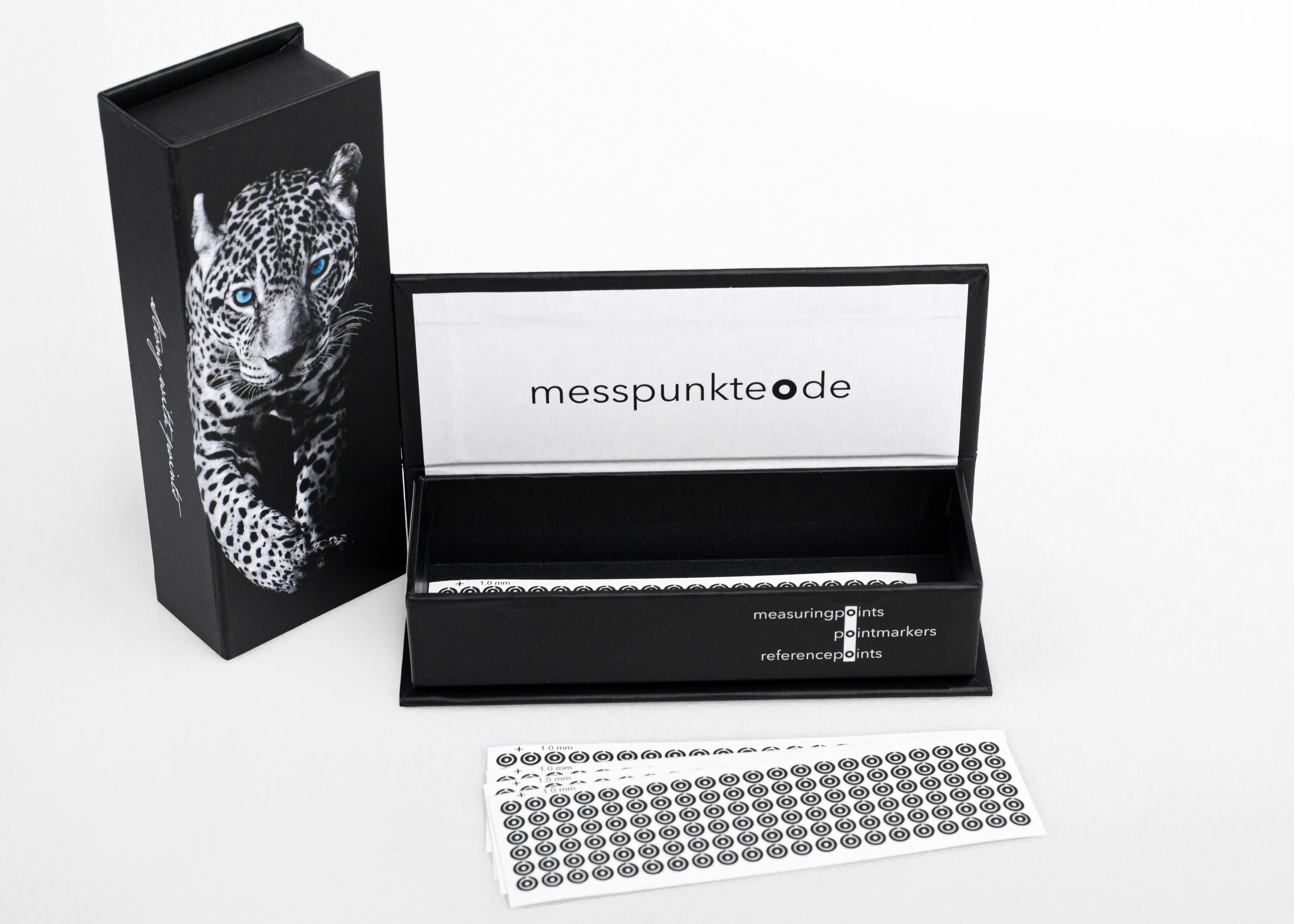 Measuring points white on sheet 1 mm