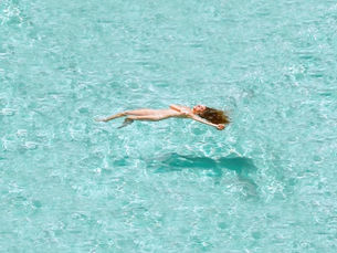 Maye, Música para flotar