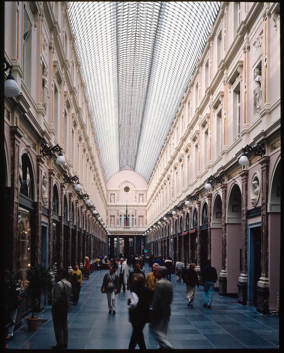 Passages et galeries, une idée lumineuse (FR) par Bruxelles Bavard