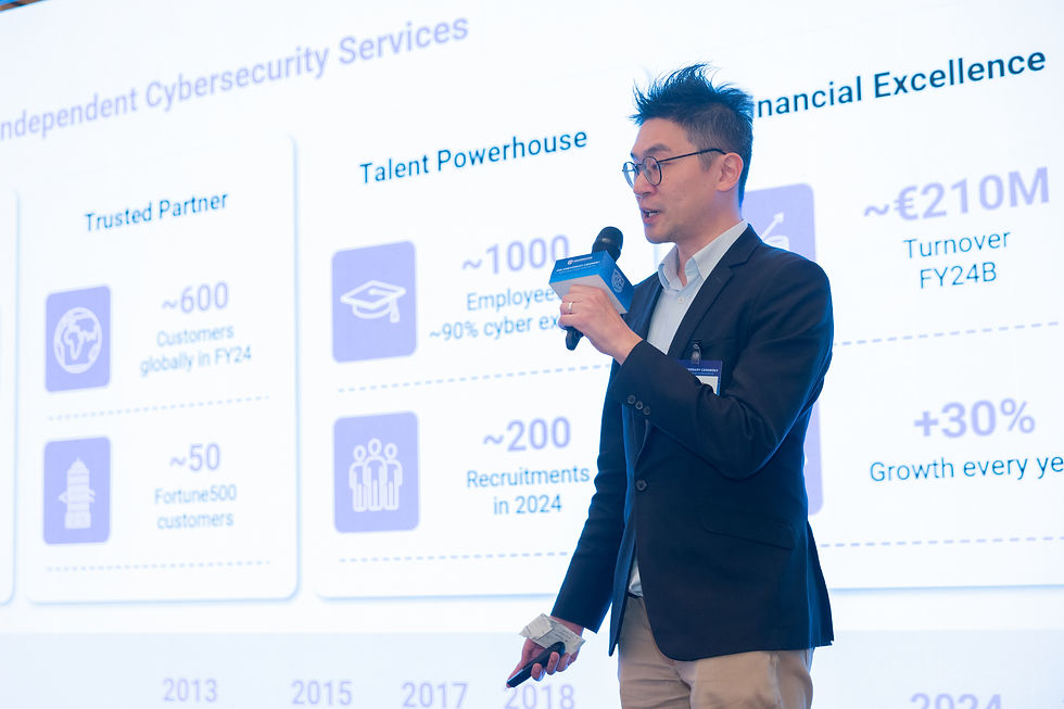 I-TRACING 銷售經理 Alex Tse 發表「Securing the Digital Future of Hong Kong and Beyond」主題演講，介紹 24/7 SOC 服務及本地合規相關的安全實踐。 