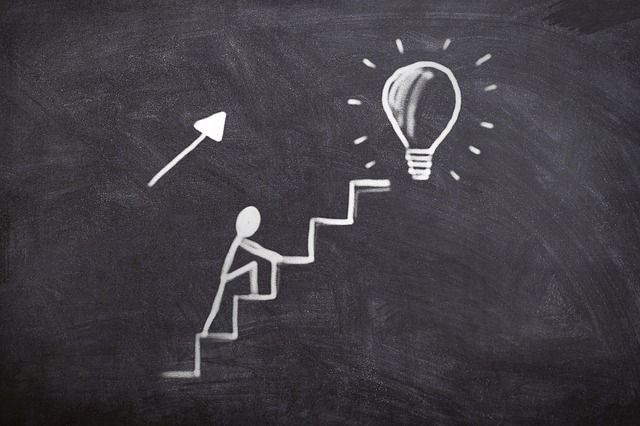Picture depicting 7 steps to finding legal content writer - law firm SEO strategies