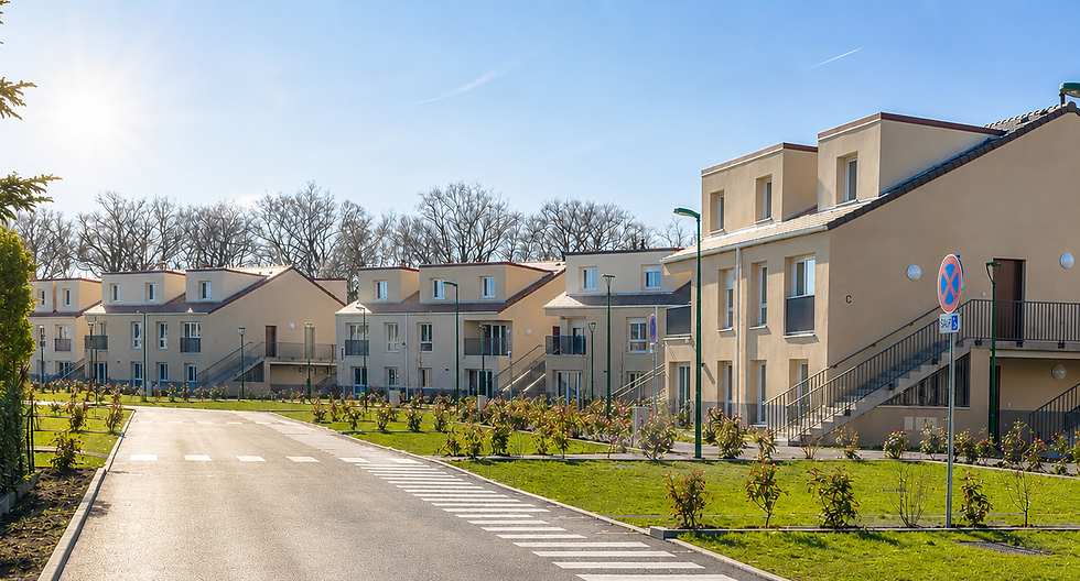 Logements intermédiaires + Maisons individuelles groupées.