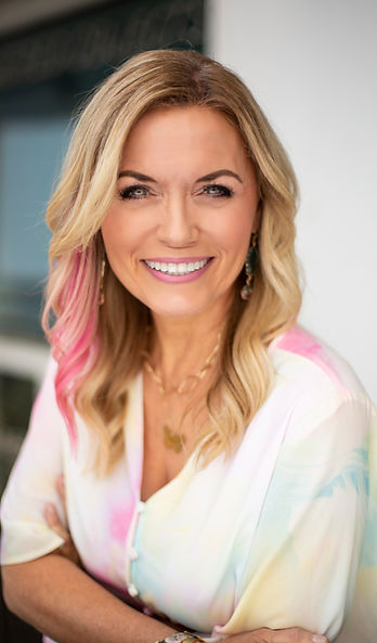 Lisa Headshot 15.jpg