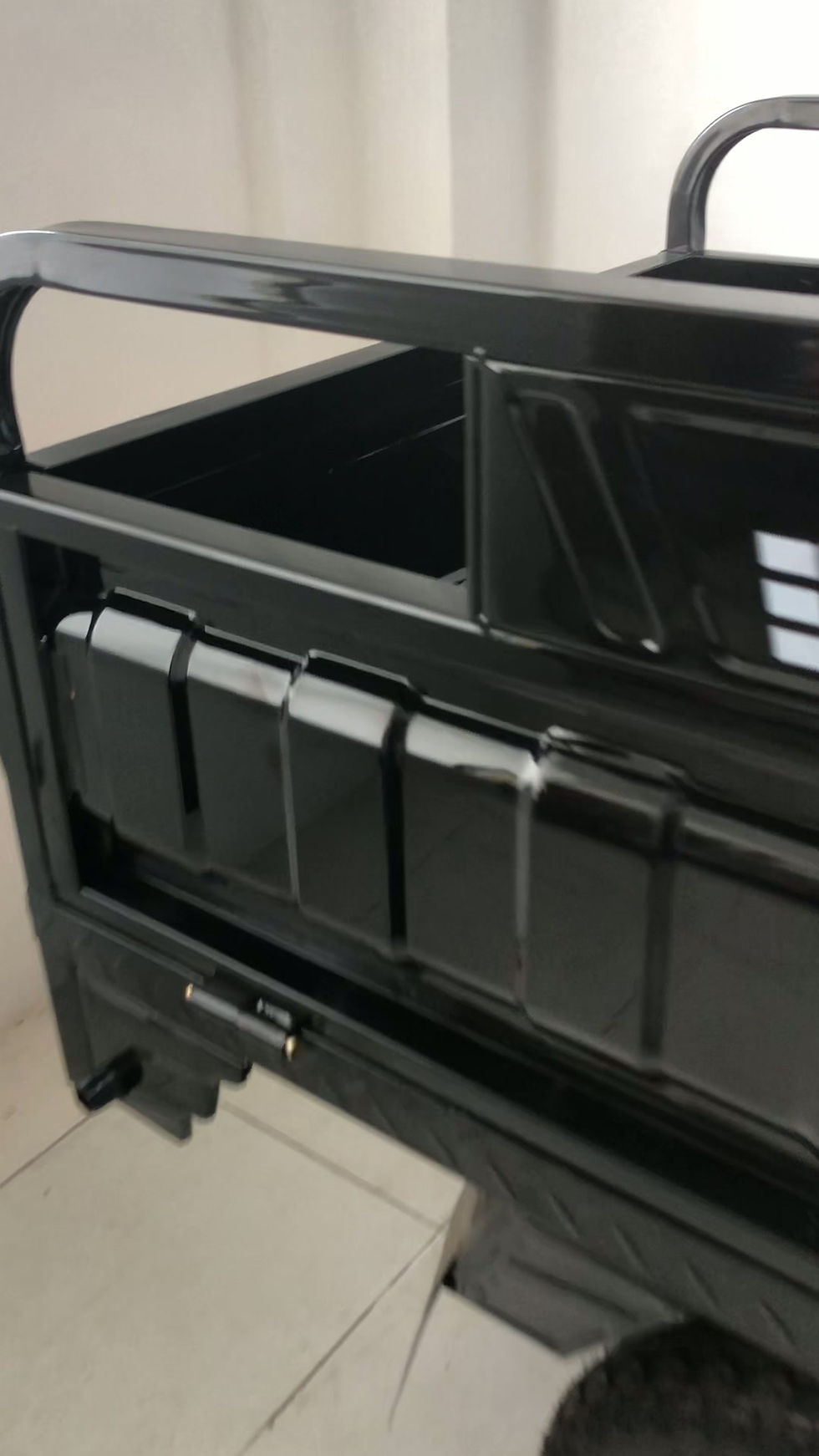 Miniatura: Tricimoto eléctrico con cajón abatible y dual BT6