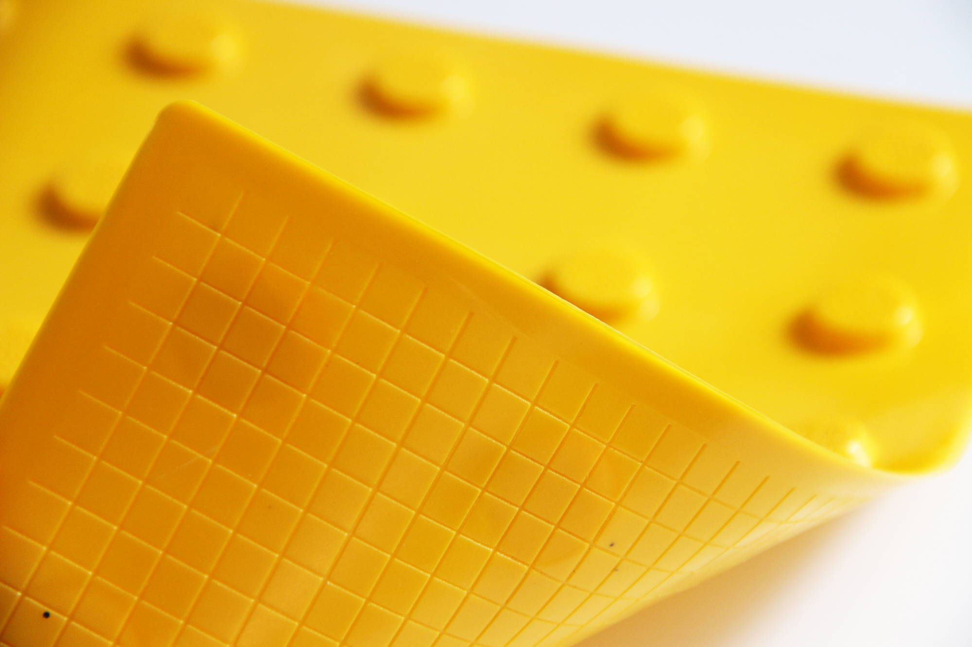 Тактильная плитка (300х300 мм), конус в линейном порядке