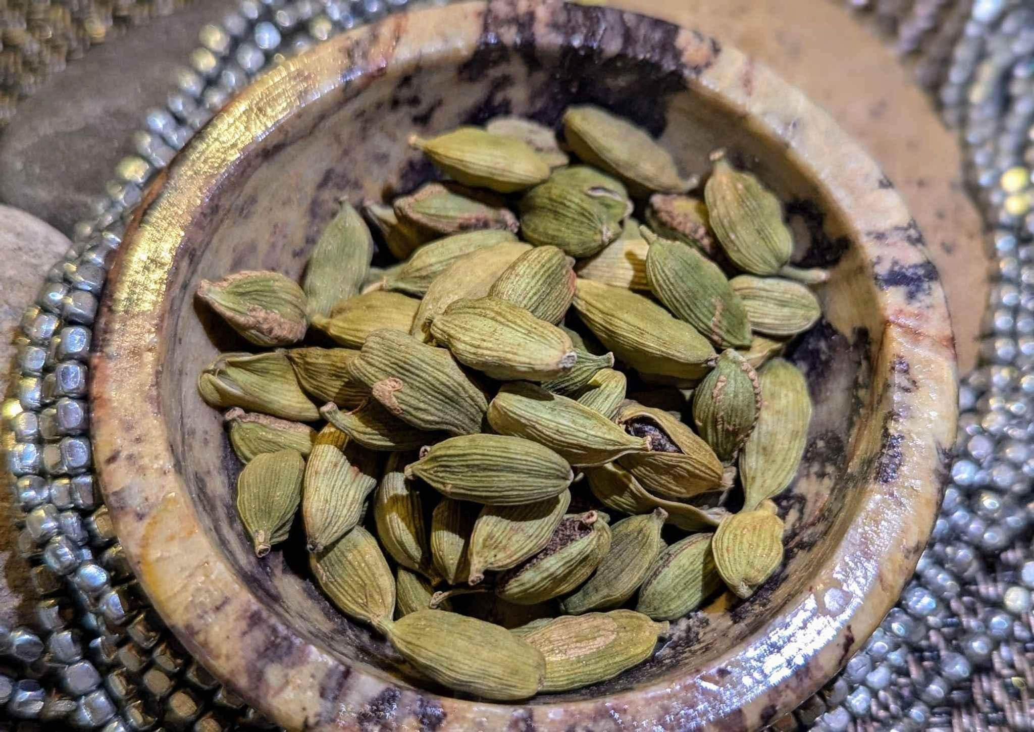 Whole Cardamom Pods Organic Herb 0.5 oz / 1 oz