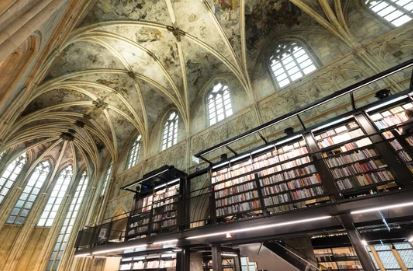 Ne faisons pas du livre un objet de culte