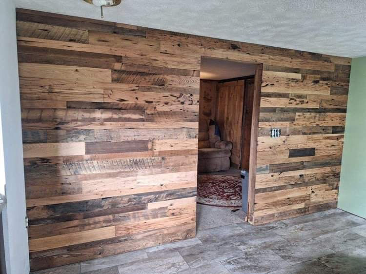 Thumbnail: American chestnut shiplap 