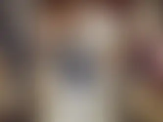 את הסיטואציה הזו אי אפשר לשכוח. כשהייתי בתחילת הדרך פגשתי בקליניקה קטנה בראשון לציון ילדה מתוקה בשם אורי, אורי מאוד התרגשה ואהבה כלבים כשהם היו רחוקים, וכשהם התקרבו, היא מיד הייתה עולה על הכיסא או השולחן או כל דבר שיפריד בינה לבינם בשילוב של צרחות והתחלה של בכי. אורי לא סתם הגיעה אלינו, אורי חיה עם פחד גדול מכלבים.