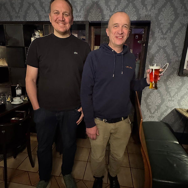 2026-02 Söhnchen Walther mit Bier.jpeg