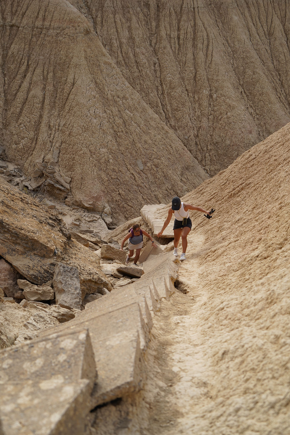 Fotografía del estado en el que se encuentran las escaleras para subir a la caseta.No recomendable para gente con vértigo